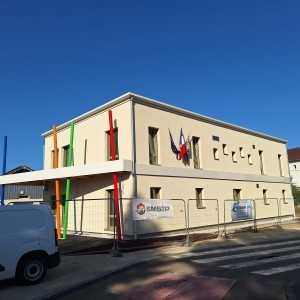 Construction d'un bÃ¢timent pour l'Ã©cole avec cour attenante